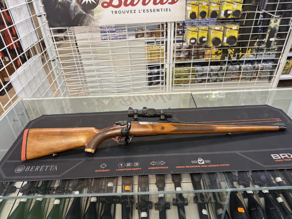 Zastava 98 Cal. 300 win mag + Point rouge tubulaire avec montage fixe