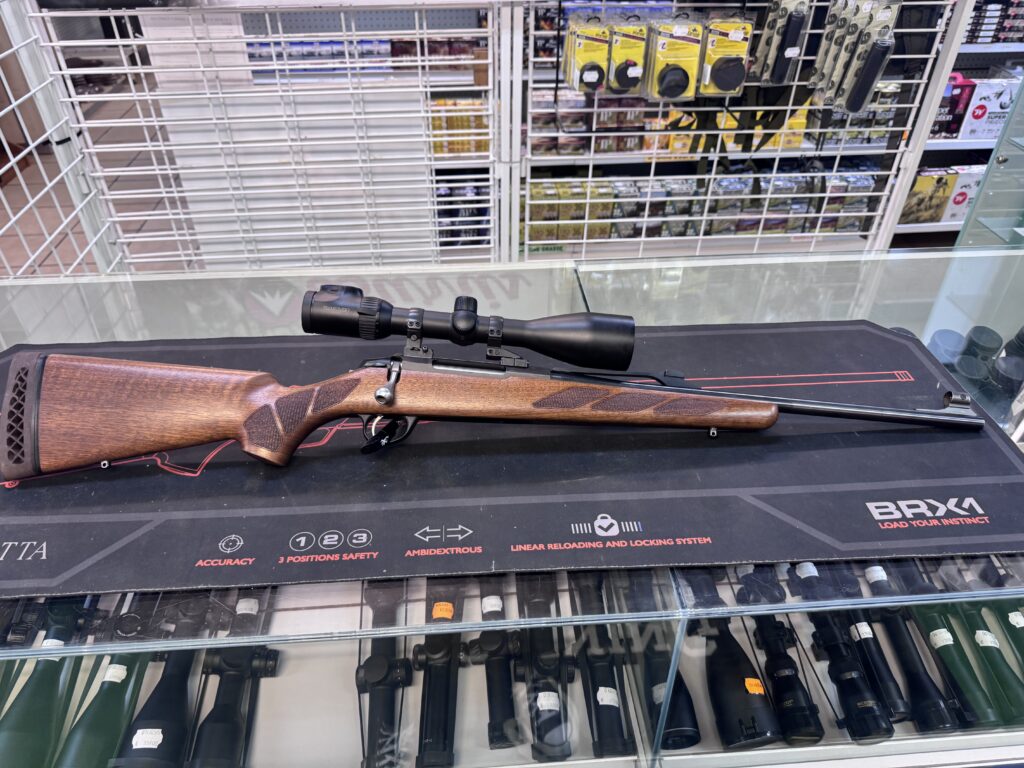 Tikka T3 Cal 300Win Mag + Swarovski 2,5-15X56