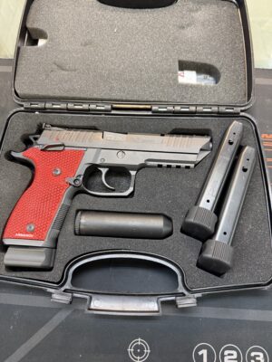 AREX Alpha cal. 9x19 + 3 chargeurs + malette