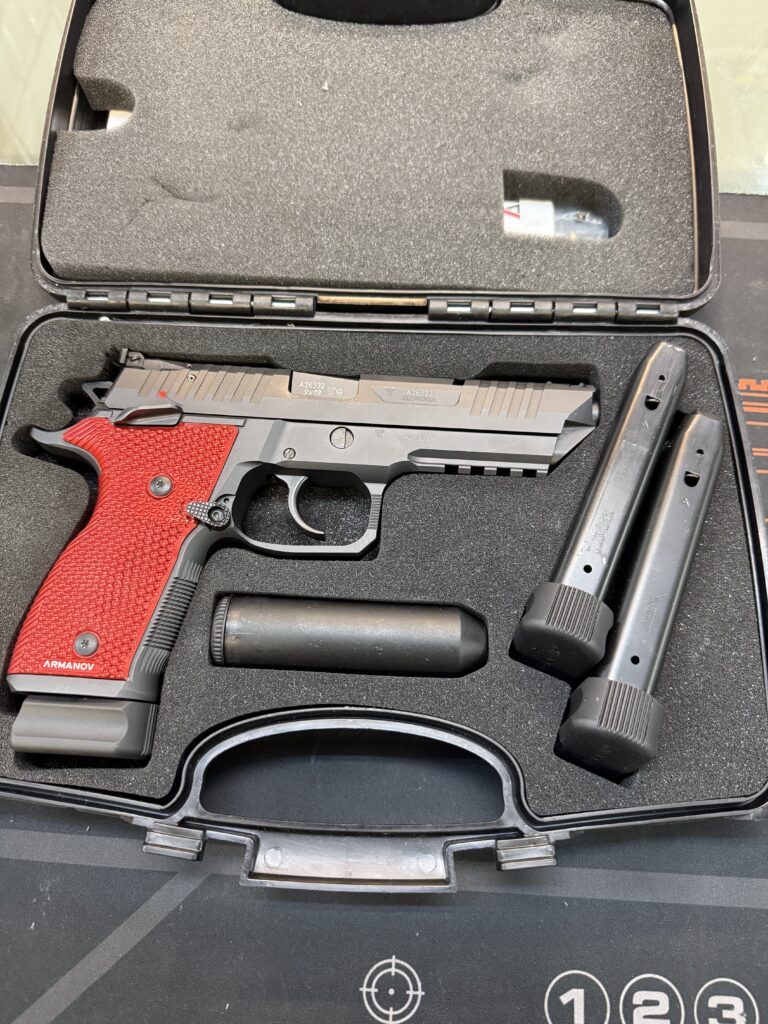 AREX Alpha cal. 9×19 + 3 chargeurs + malette