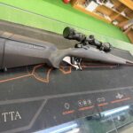 Savage Axis Gaucher Cal. 30-06 + Lunette Weaver 3-9×40